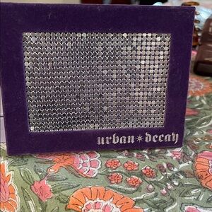 Urban Decay Deluxe Eyeshadow Box Pallet